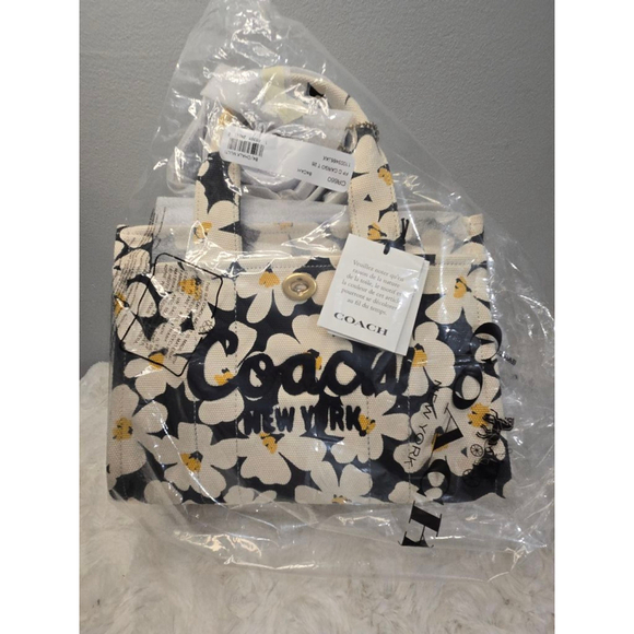 NWT Coach Cargo Tote 26 Floral Print Chalk Multi - Picture 1 of 7